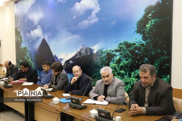 کمیته نظارت ساماندهی لباس فرم  دانش‌آموزان خراسان رضوی