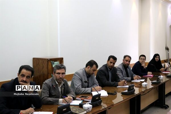 کمیته نظارت ساماندهی لباس فرم  دانش‌آموزان خراسان رضوی
