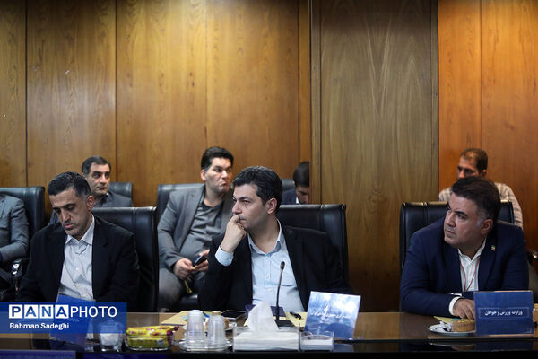 نشست مشترک مرکز پژوهش‌های مجلس شورای اسلامی و معاونان و مدیران امور مجلس وزارتخانه ها
