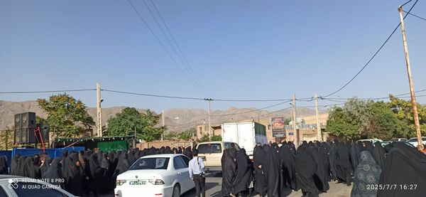 مراسم وداع و خاکسپاری پیکر پاسدار سرافراز اسلام در روستای همت آباد باخرز 