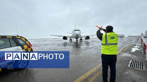 ۱۳ ساعت بعد از بارش برف در فرودگاه شهید هاشمی نژاد مشهد
