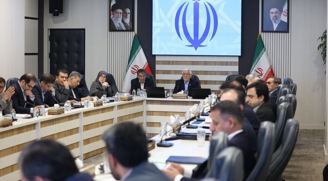 در کنار تهدیدها، ظرفیت‌های کشور را هم ببینیم/ از مشکلات عبور می‌کنیم