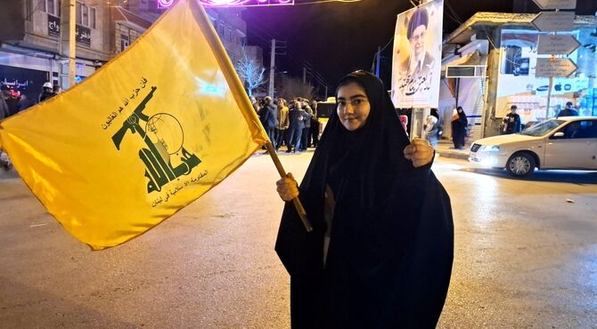 اتحاد و همبستگی در مراسم گرامیداشت چهلمین روز شهادت قائد امت و شهدای دانش‌آموز میناب