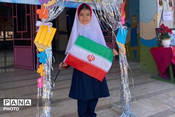 برپایی ایستگاه سلامت و انتخاب سفیران سلامت مدرسه رضوان شهرستان رباط‌کریم