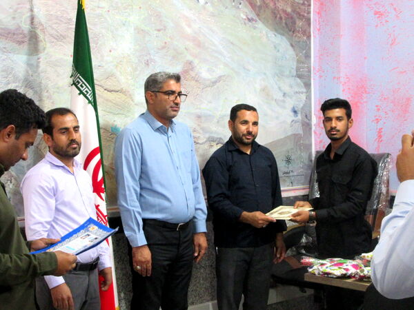 تجلیل از دانش‌آموزان خبرنگار پانای شهرستان بشاگرد 