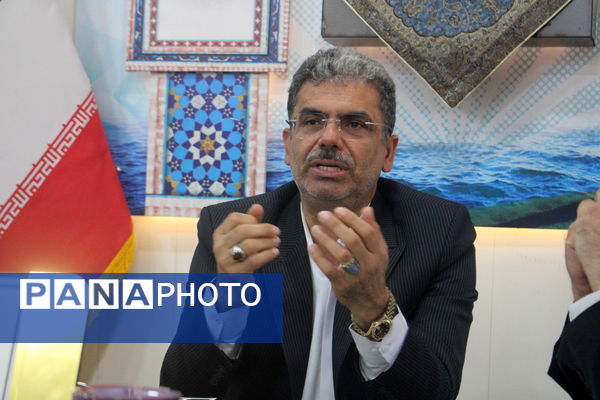 جلسه ستاد برنامه ریزی زنگ بازگشایی مدارس و زنگ ایثار و مقاومت در بوشهر