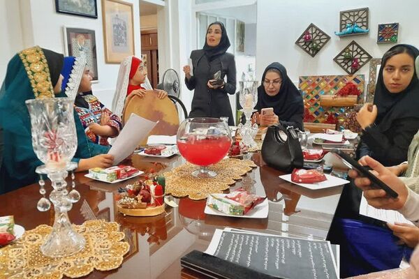 برپایی نشست ادبی به مناسبت بزرگداشت روز معلم و سعدی شیرازی