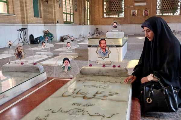 تجدید پیمان دانش‌آموز خبرنگاران پانا با شهدا درهفته دفاع مقدس