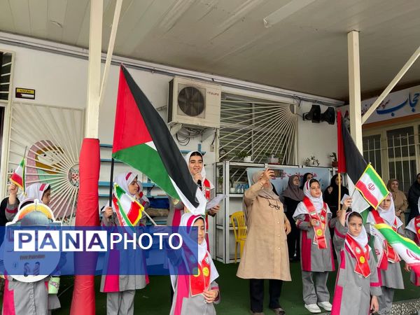 دانش‌آموزان دبستان دخترانه شاهد محمودآباد شعار مرگ بر اسرائیل سردادند