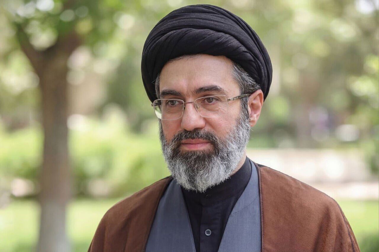 پیام رهبر انقلاب پس از تشییع آقای شهید ایران در کانون توجه رسانه‌های منطقه