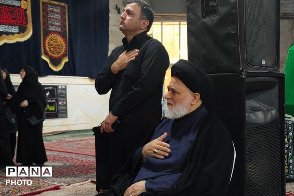 حضور مادران و نوزادان شش ماهه در همایش شیرخوارگان حسینی
