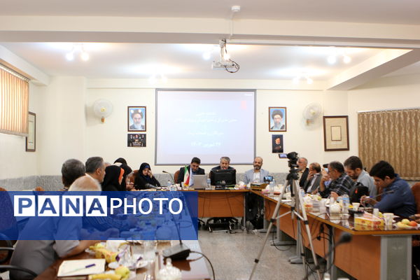 نشست خبری معاون مدیرکل و مدیر آموزش‌و‌پرورش کاشان با اصحاب رسانه