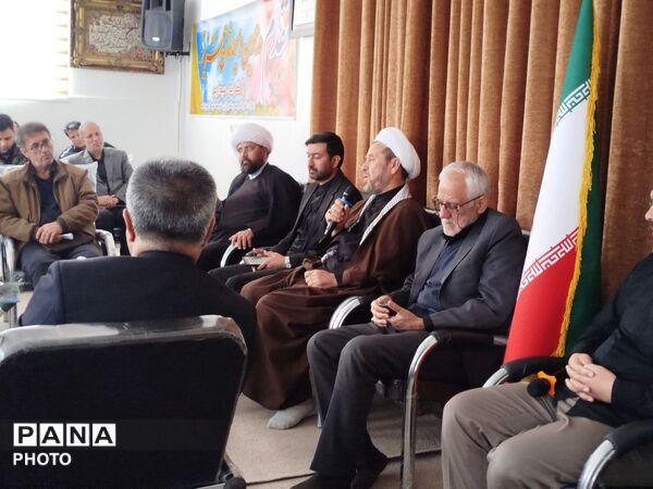 محفل شعر امین؛ ادای احترام به رهبر شهید و زنده نگه داشتن سنت گردهمایی شاعران