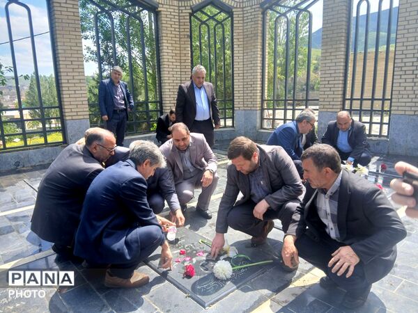 گرامیداشت هفته معلم در خداآفرین با همراهی پیشتازان