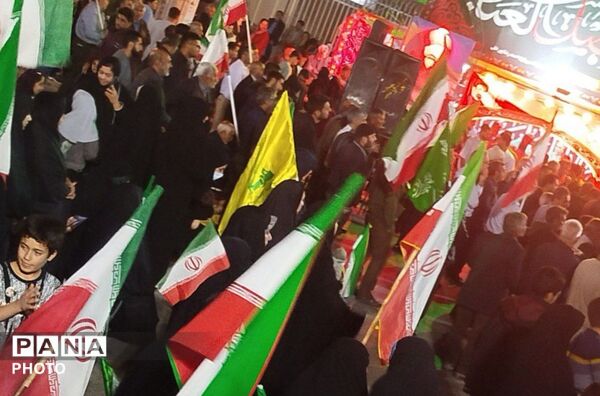 فیروزآباد وفادار به رهبر شهید