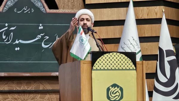 همایش زیست عفیفانه با موضوع عفت و حجاب در تالار ایوان‌ری
