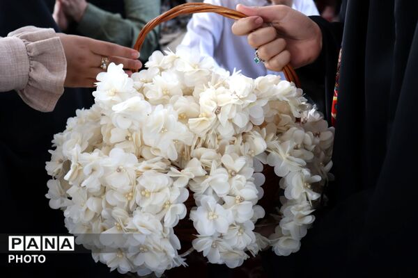 جشن تکلیف دختران اسلامشهری در مسجد الهادی (ع)
