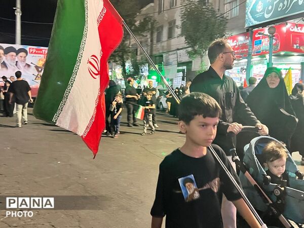 حضور باشکوه  مردم کرج در صد و هفتمین شب از تجمعات مردمی
