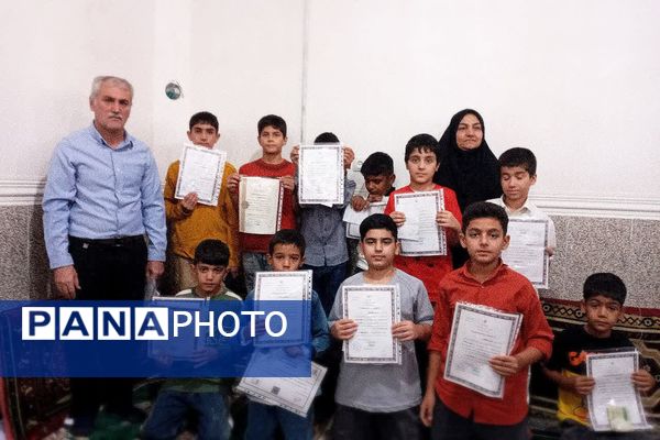 محفل انس با قرآن و آیین تجلیل از دانش‌آموزان برتر مسابقات قرآن در شهرستان باشت