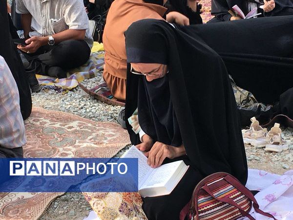 برپایی مراسم دعای عرفه در گلستان شهدای اصفهان