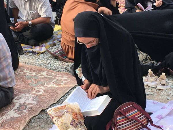 برپایی مراسم دعای عرفه در گلستان شهدای اصفهان