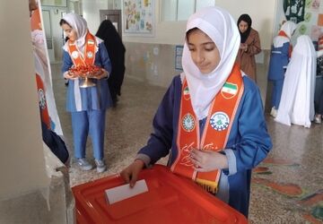 انتخابات شورای دانش آموزی در اهر