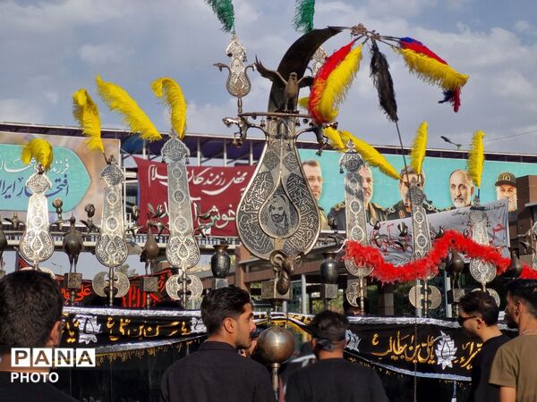 تجلی شور حسینی در گلستان شهدا؛ اجتماع کاروان‌های عزاداری تاسوعا