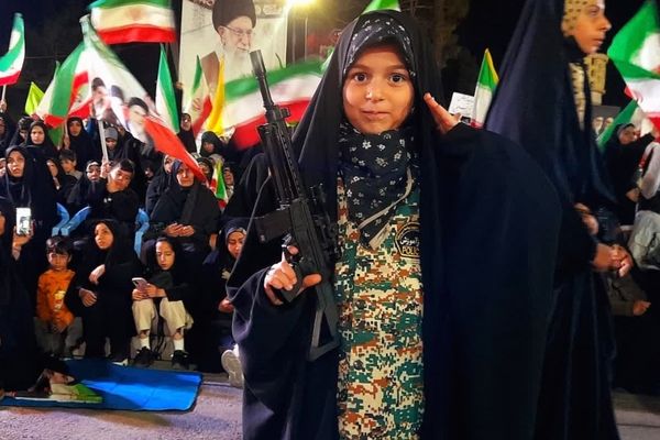 تا پیروزی در میدانیم