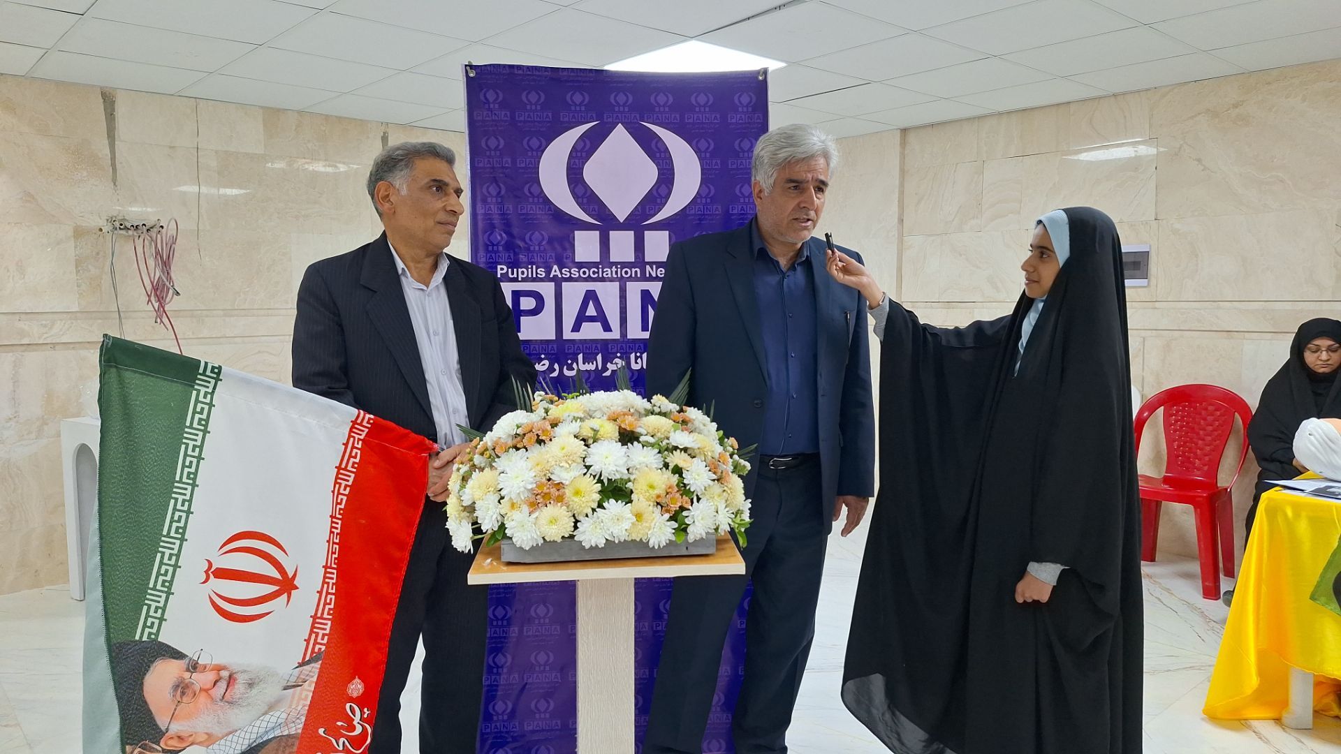 فرهنگیان همگام با مردم، پشتیبان مدافعان امنیت کشور هستند