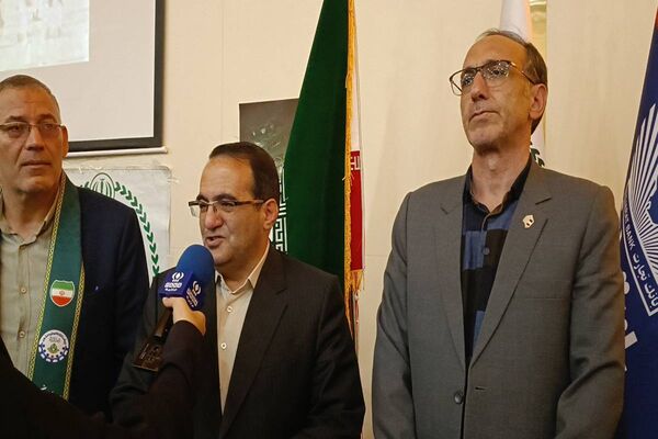 همایش بدرقه‌ دانش‌آموزان منتخب سازمان دانش‌آموزی به عمره‌ مفرده دانش‌آموزی