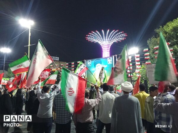 میناب در میدان شهدا، در پناه نور مجتبی(ع)