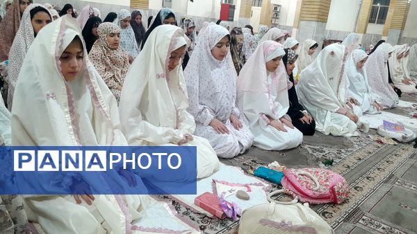 لحظات نورانی اعتکاف و نماز جماعت در مسجد امام حسن عسگری(ع)