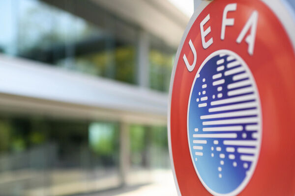 UEFA زیر بار قانون جدید FIFA نرفت