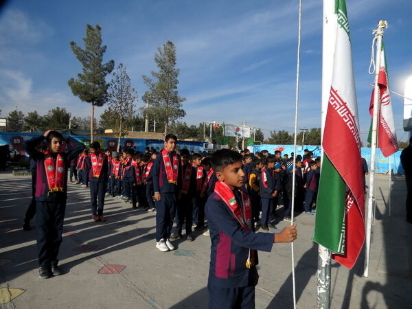 قاب پانا خاتم از شادی و نشاط دانش‌آموزان 