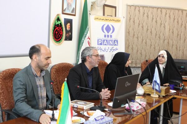تجلیل از دانش‌آموز خبرنگاران پانا کاشان