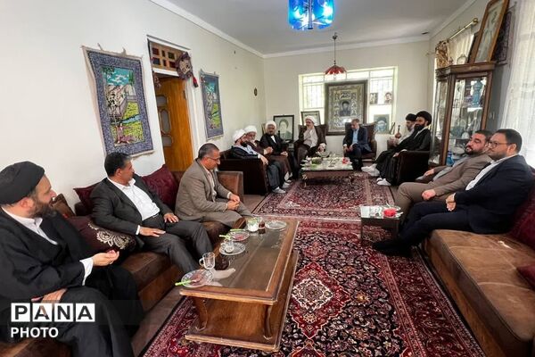 آیین تقدیر از اعضای ستاد نماز جمعه فیروزکوه با حضور مدیر دفتر نمایندگی شورای سیاست‌گذاری ائمه جمعه استان تهران