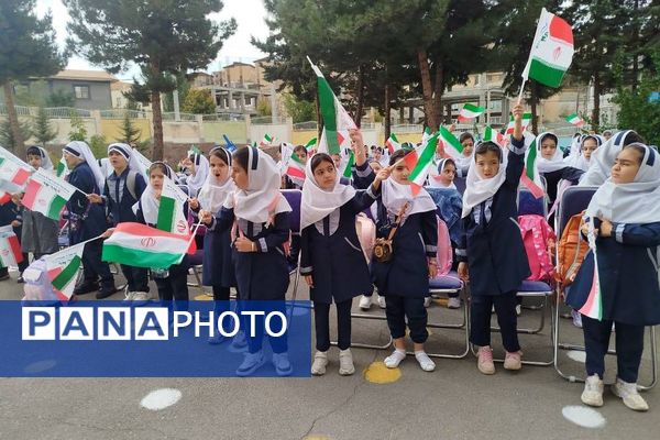 نوروز دانش با حضور دانش آموزان و مسئولان منطقه پردیس 