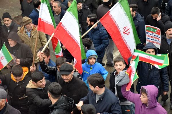  لبیک ملت ایران به فرمان رهبری