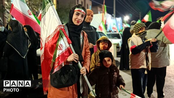 از کودک تا پیر، حضور هر ایرانی در دفاع از آرمان‌ها