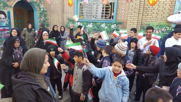 نواختن زنگ انقلاب در مدرسه استثنایی مهرآفرینان