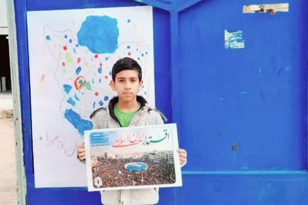 مردم شهرستان خانمیرزا در راهپیمایی ۲۲ بهمن وحدت را به نمایش گذاشتند