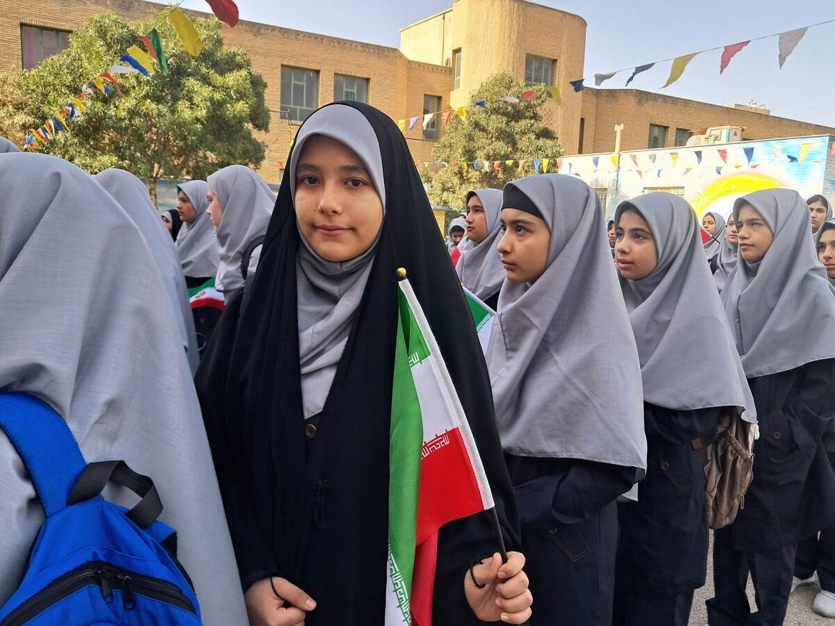 جشن جوانه‌ها در دبیرستان هیات امنایی حضرت معصومه(س) ناحیه 4 کرج 