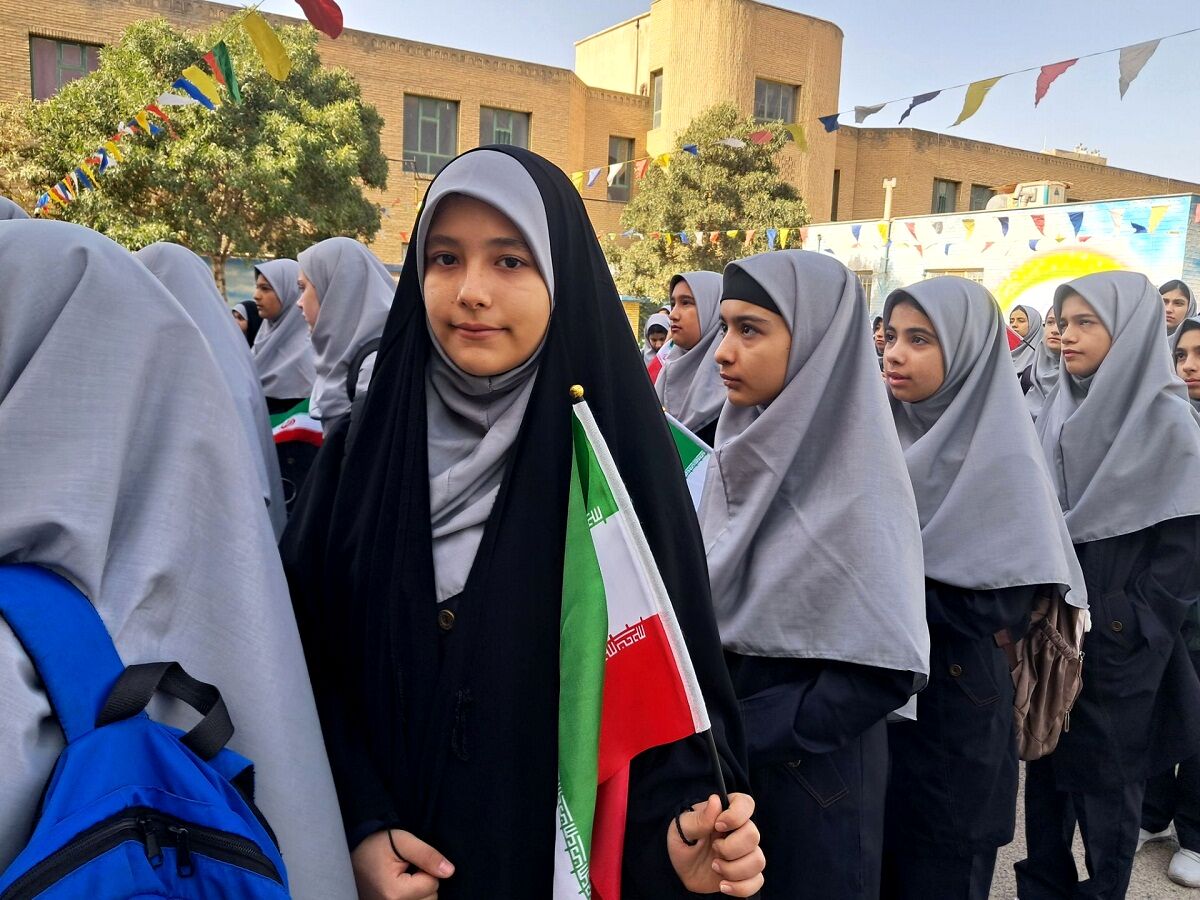 جشن جوانه‌ها در دبیرستان هیات امنایی حضرت معصومه(س) ناحیه 4 کرج 