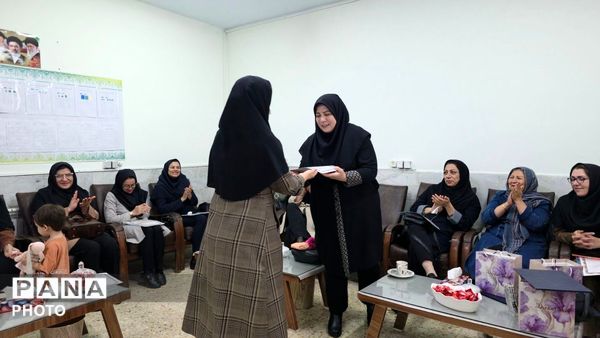 دبیرستان فاطمه‌الزهرا میزبان آیین خاطره‌سازان