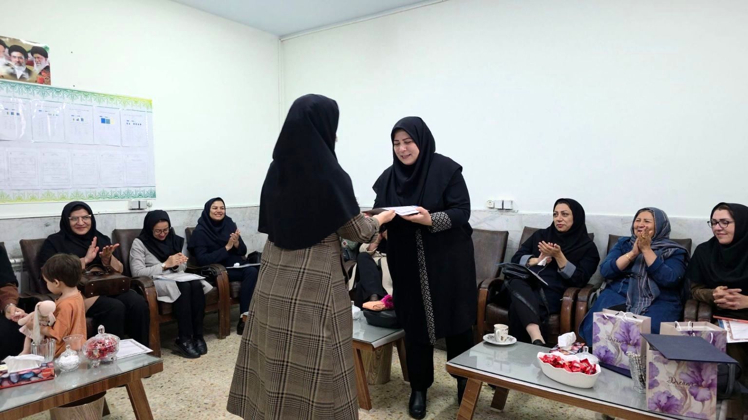 دبیرستان فاطمه‌الزهرا میزبان آیین خاطره‌سازان