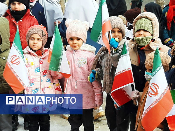 تجلی حضور مردم ولایتمدار شهر غلامان در راهپیمایی ۲۲ بهمن