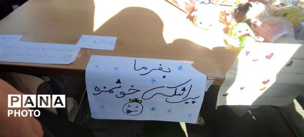 برپایی بازارچه دانش آموزی در دبیرستان نمونه اندیشه شهرستان کاشمر