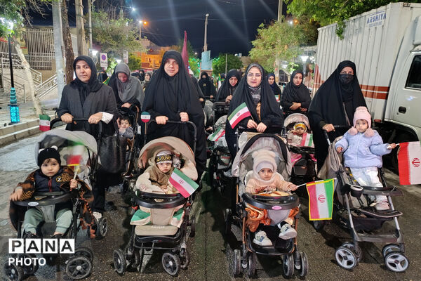 همایش دختران جان‌فدای آباده در میدان مقاومت