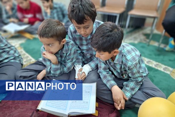 محفل انس با قرآن در دبستان شیخ جنید (ره) پیشوا