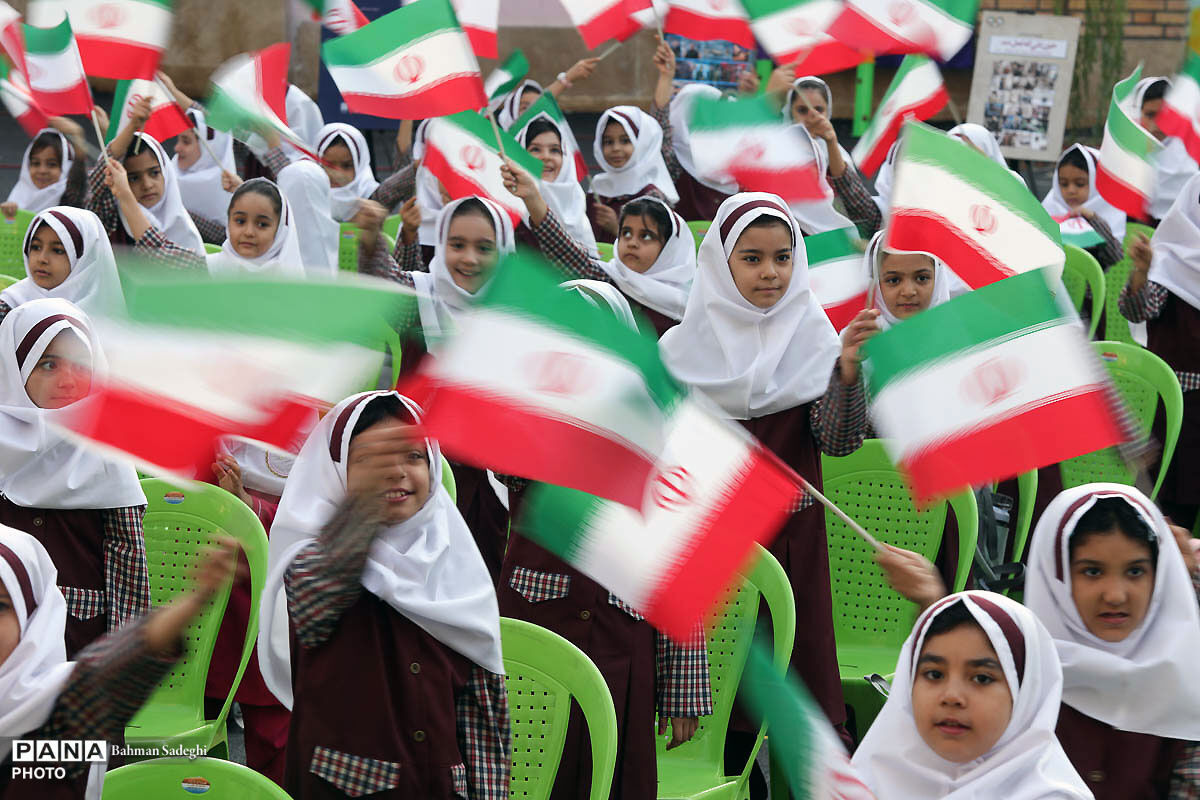 طنین زنگ ایثار و مقاومت در مدارس شاهد؛ آغاز سال تحصیلی با یاد شهدا
